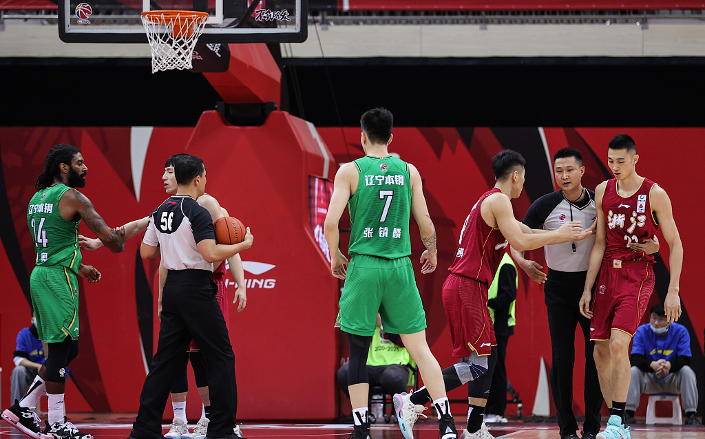 乐鱼-犹他爵士训练开放日，今晚内部沟通引欢呼，CBA常规赛在即，球探报告显示潜力(犹他大学qs世界排名)