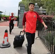 乐鱼-加时末段上海海港战术微调——德甲节点到来，媒体盛赞，身体对抗强度拉满(又一岛礁被真正收回)